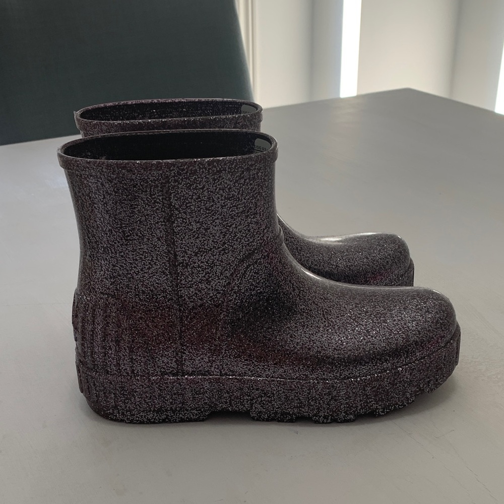 UGG Women Sparkle Purple Short Rain Boots, New no box.